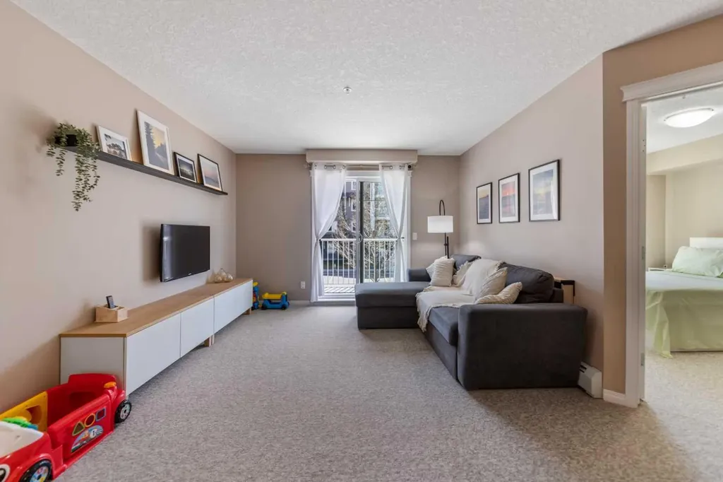 115 Prestwick Villas SE Calgary AB T2Z 0M9