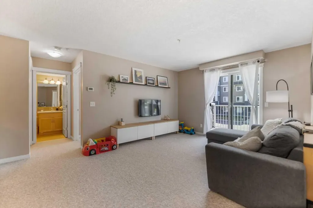 115 Prestwick Villas SE Calgary AB T2Z 0M9