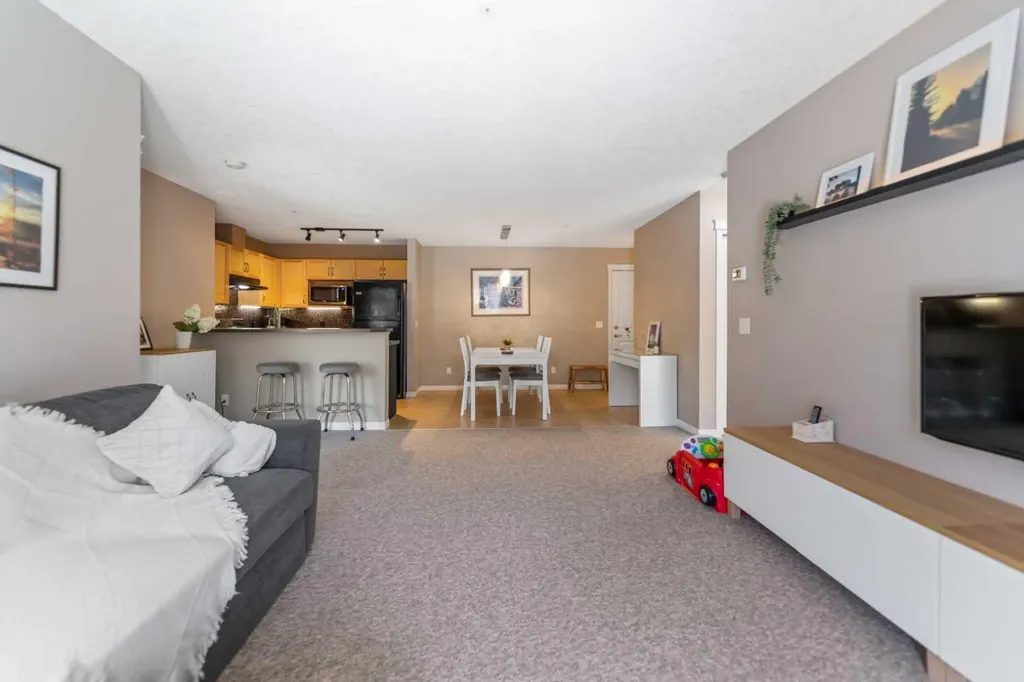 115 Prestwick Villas SE Calgary AB T2Z 0M9