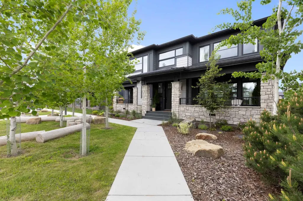 44 Alpine Common SW Calgary AB T2Y 0V3