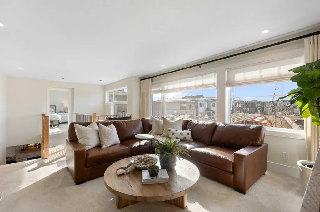 44 Alpine Common SW Calgary AB T2Y 0V3