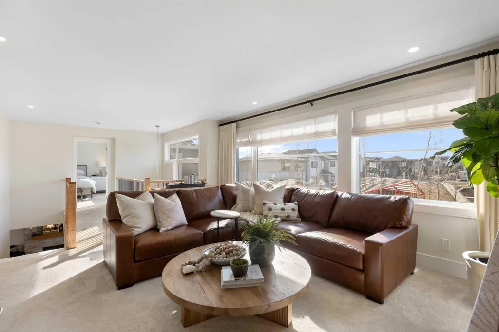 44 Alpine Common SW Calgary AB T2Y 0V3