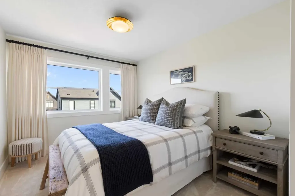 44 Alpine Common SW Calgary AB T2Y 0V3
