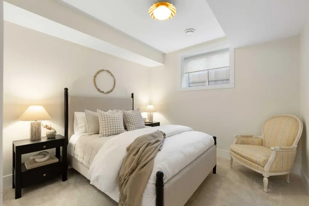 44 Alpine Common SW Calgary AB T2Y 0V3