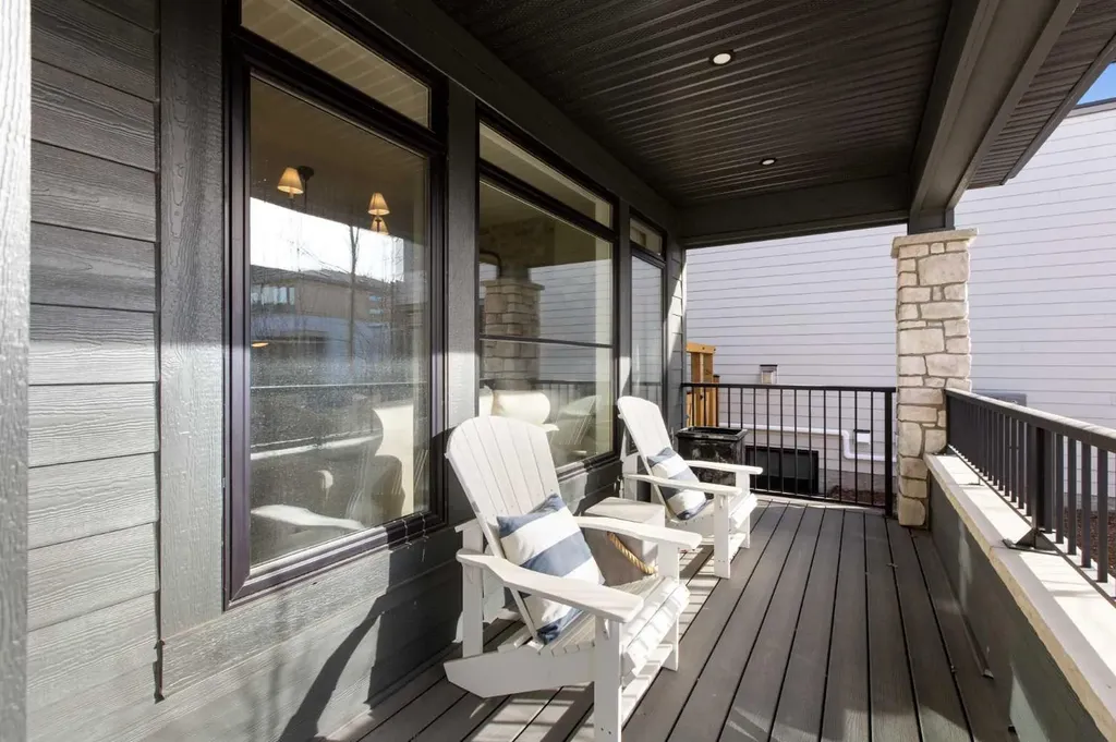 44 Alpine Common SW Calgary AB T2Y 0V3