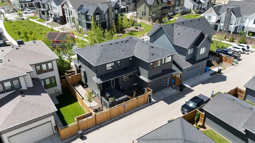 44 Alpine Common SW Calgary AB T2Y 0V3