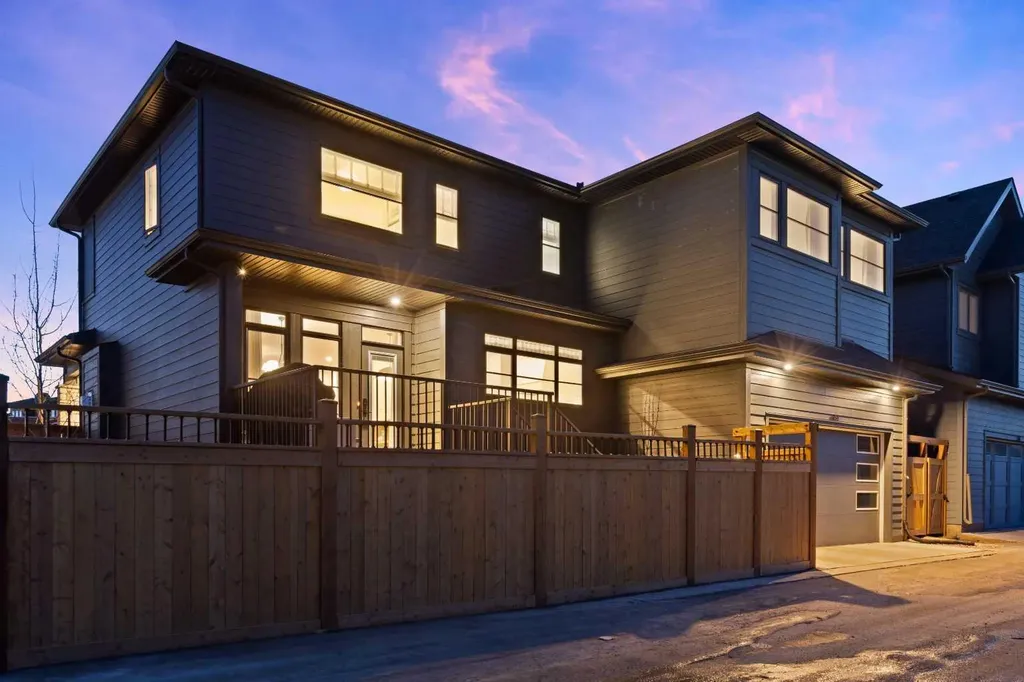 44 Alpine Common SW Calgary AB T2Y 0V3