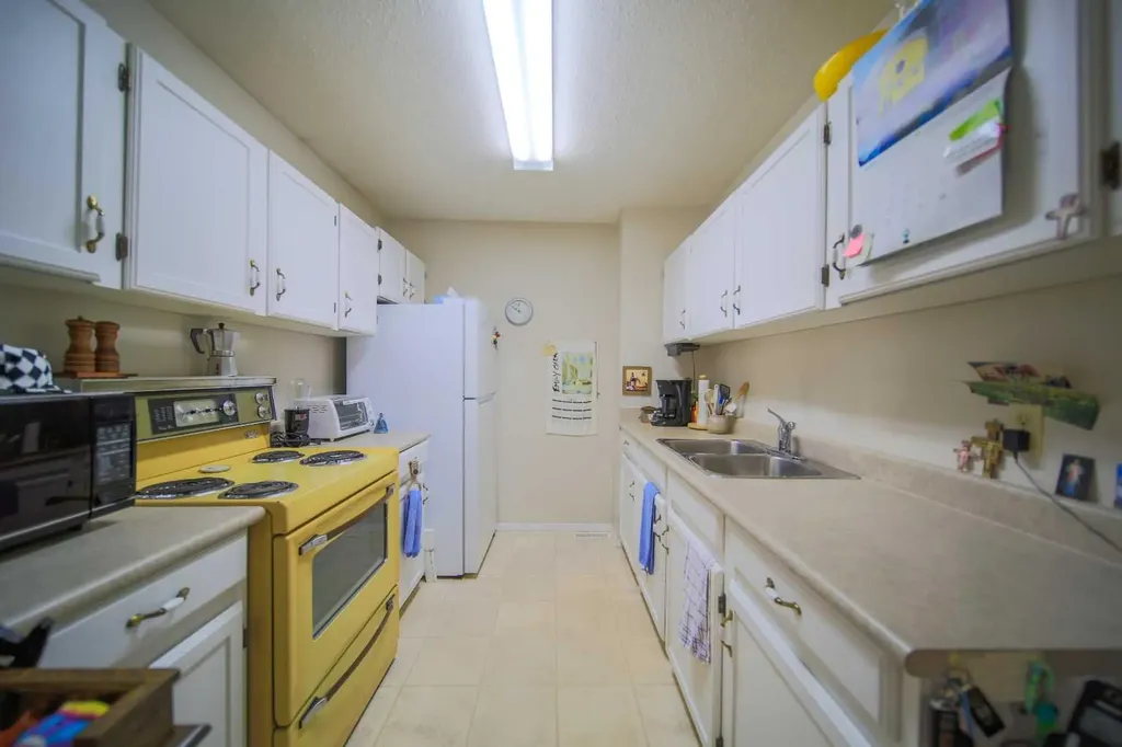 3004 25 Avenue SW Calgary AB T3E0K4