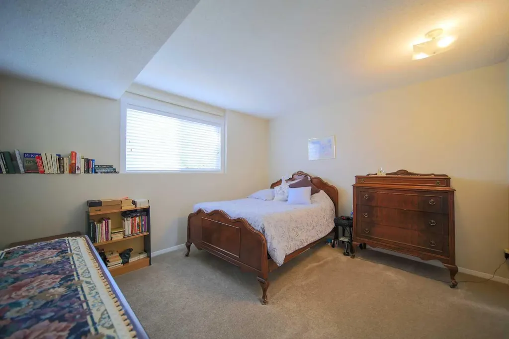 3004 25 Avenue SW Calgary AB T3E0K4
