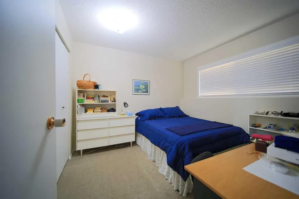 3004 25 Avenue SW Calgary AB T3E0K4