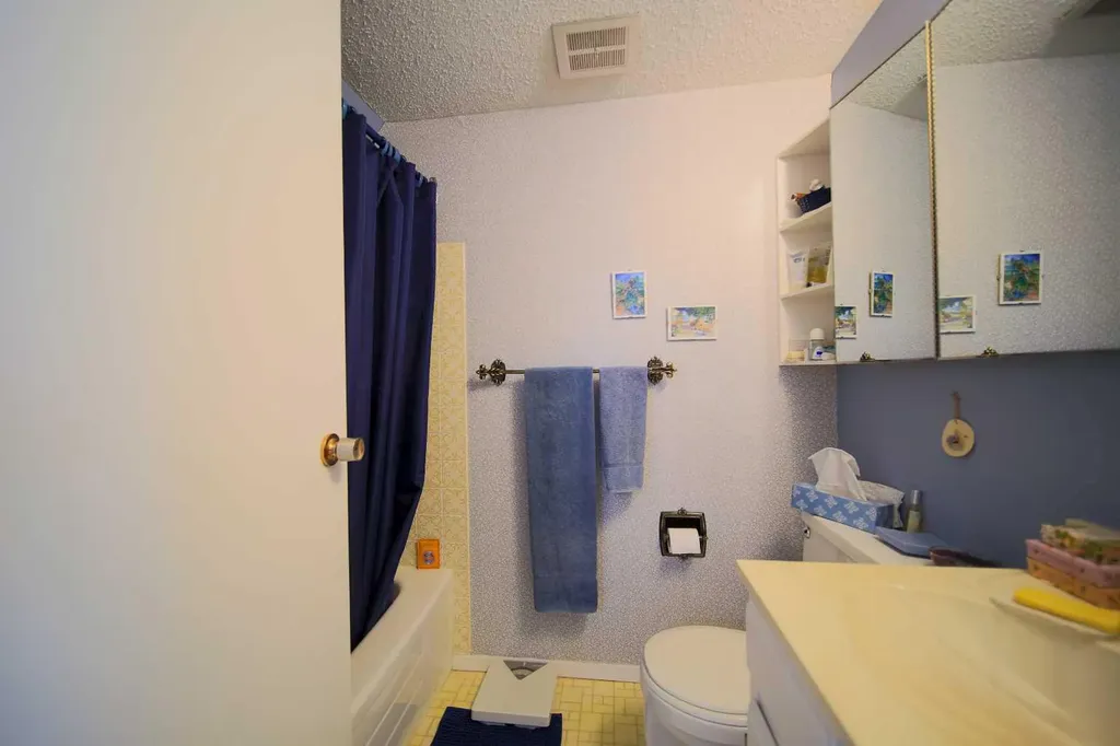 3004 25 Avenue SW Calgary AB T3E0K4