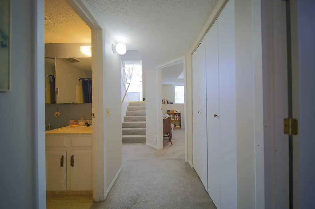 3004 25 Avenue SW Calgary AB T3E0K4