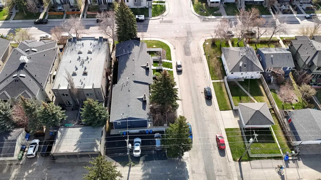 3004 25 Avenue SW Calgary AB T3E0K4