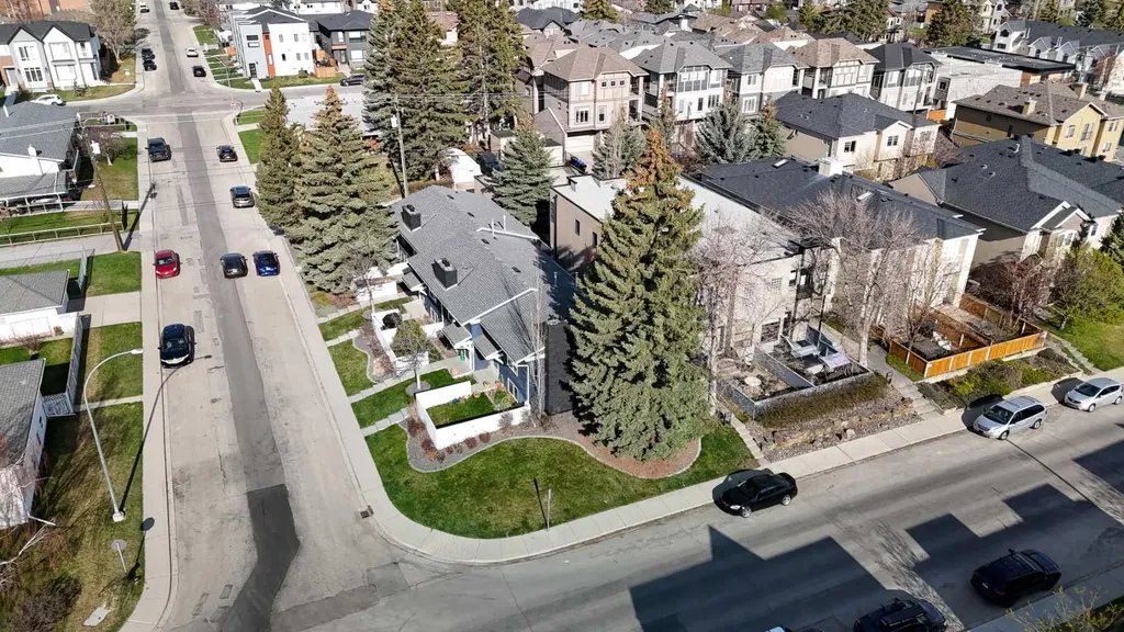 3004 25 Avenue SW Calgary AB T3E0K4