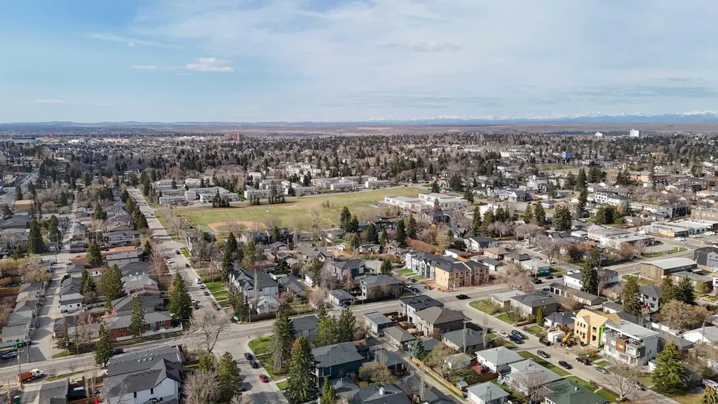 3004 25 Avenue SW Calgary AB T3E0K4