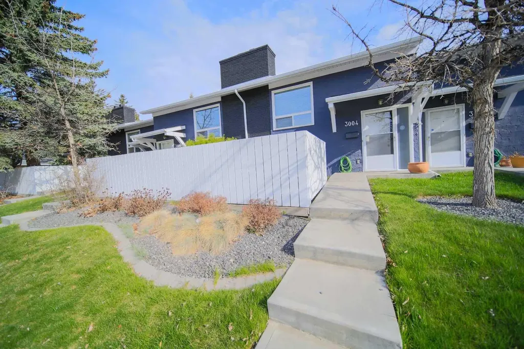 3004 25 Avenue SW Calgary AB T3E0K4