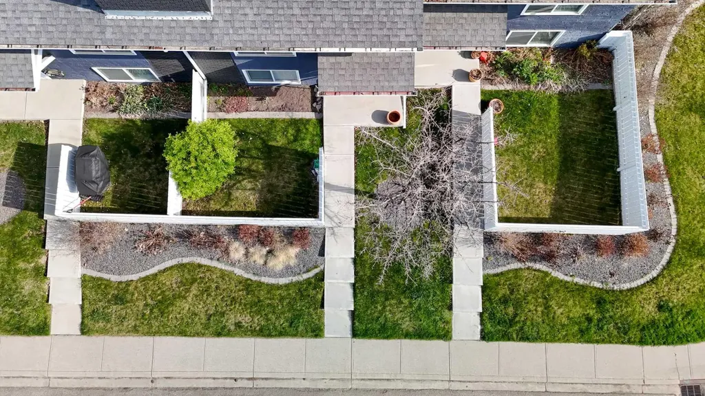 3004 25 Avenue SW Calgary AB T3E0K4