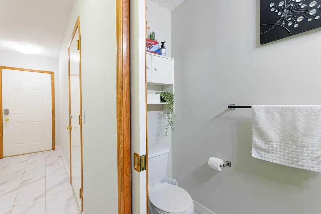 13 Mt Aberdeen Manor SE Calgary AB T2Z3N8
