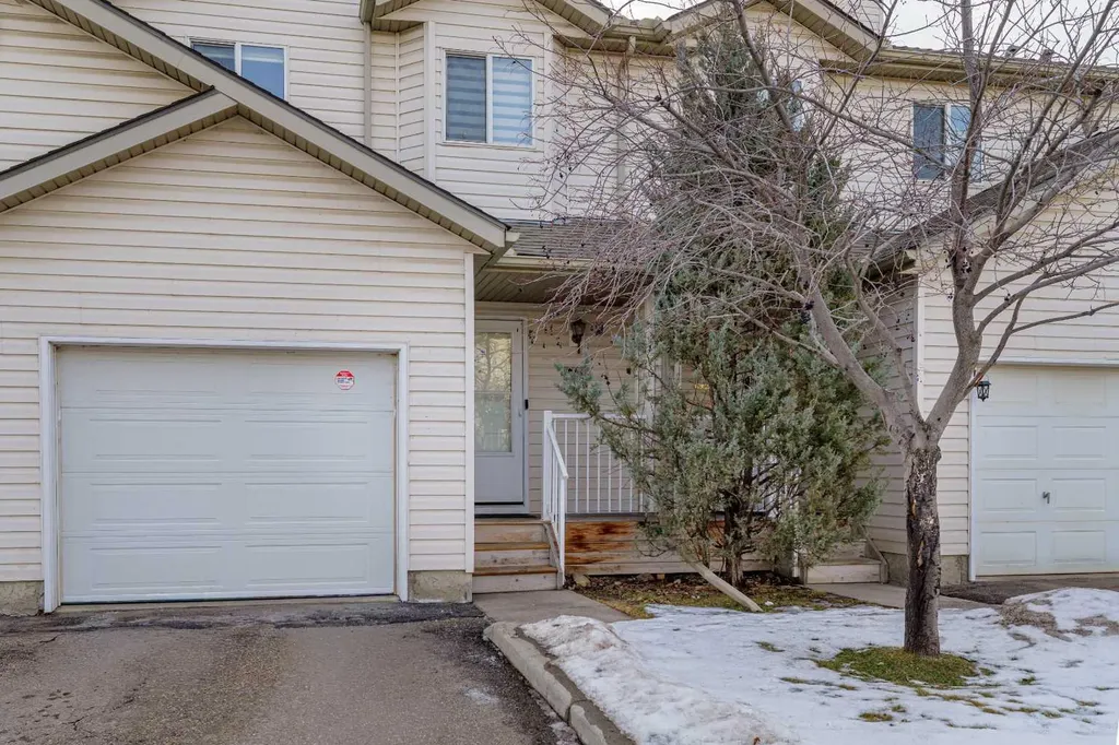 13 Mt Aberdeen Manor SE Calgary AB T2Z3N8