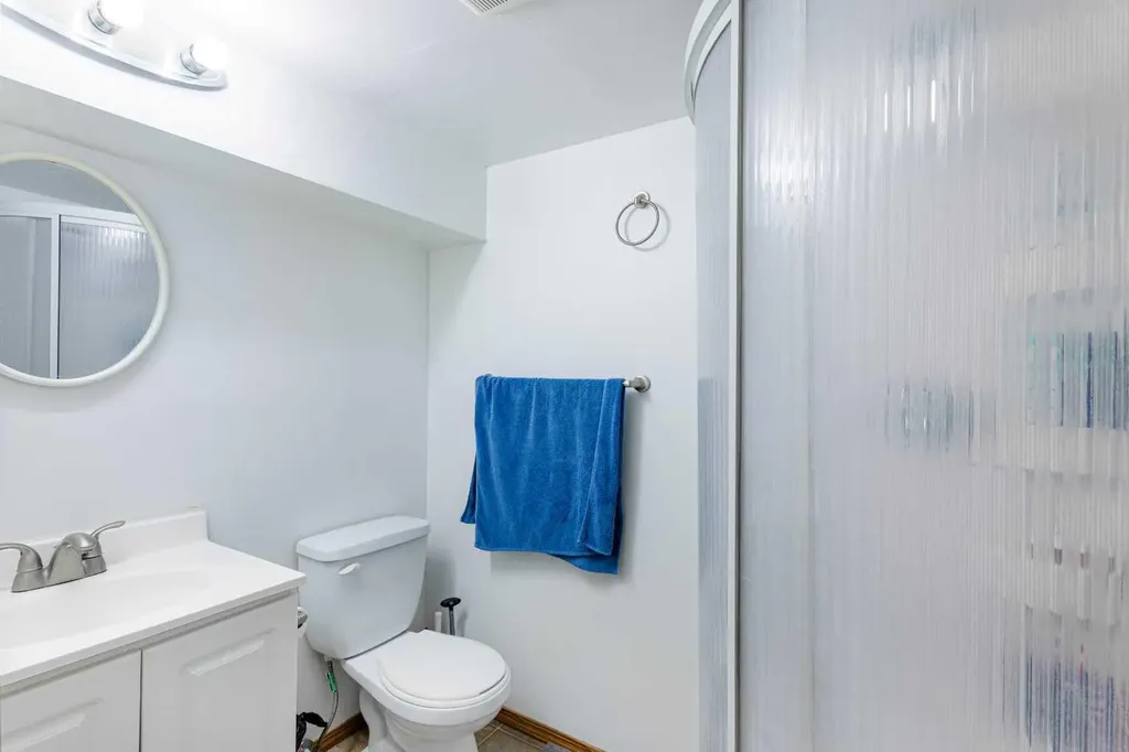 13 Mt Aberdeen Manor SE Calgary AB T2Z3N8