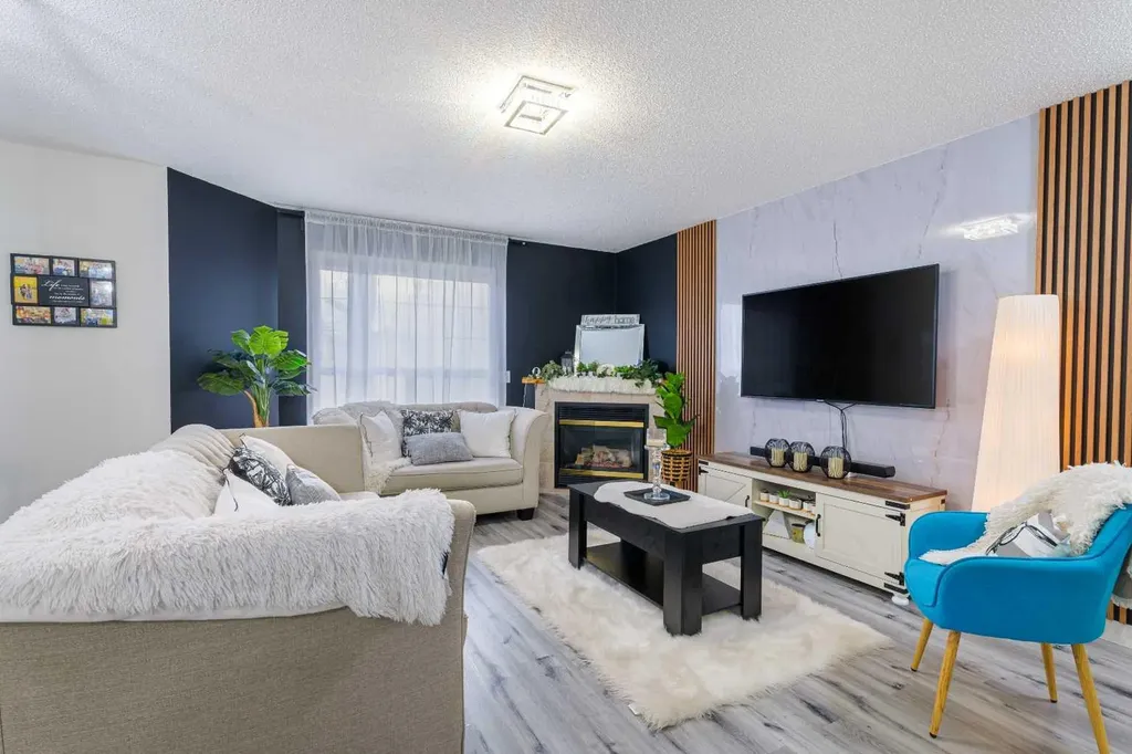 13 Mt Aberdeen Manor SE Calgary AB T2Z3N8