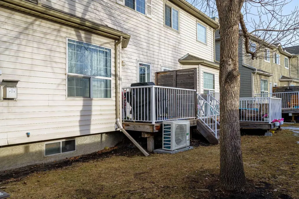 13 Mt Aberdeen Manor SE Calgary AB T2Z3N8