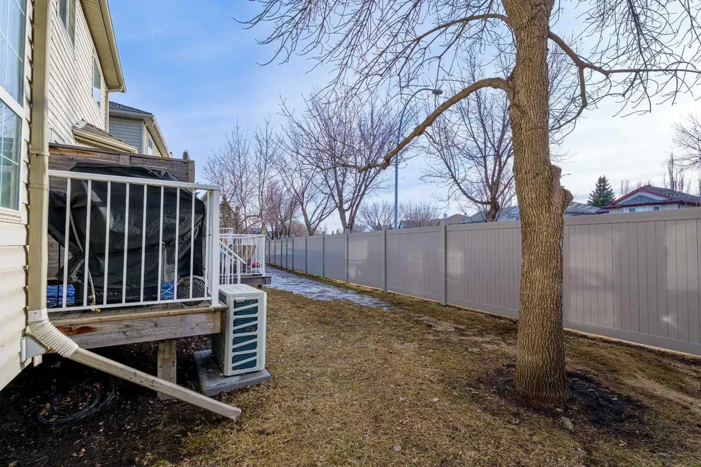 13 Mt Aberdeen Manor SE Calgary AB T2Z3N8