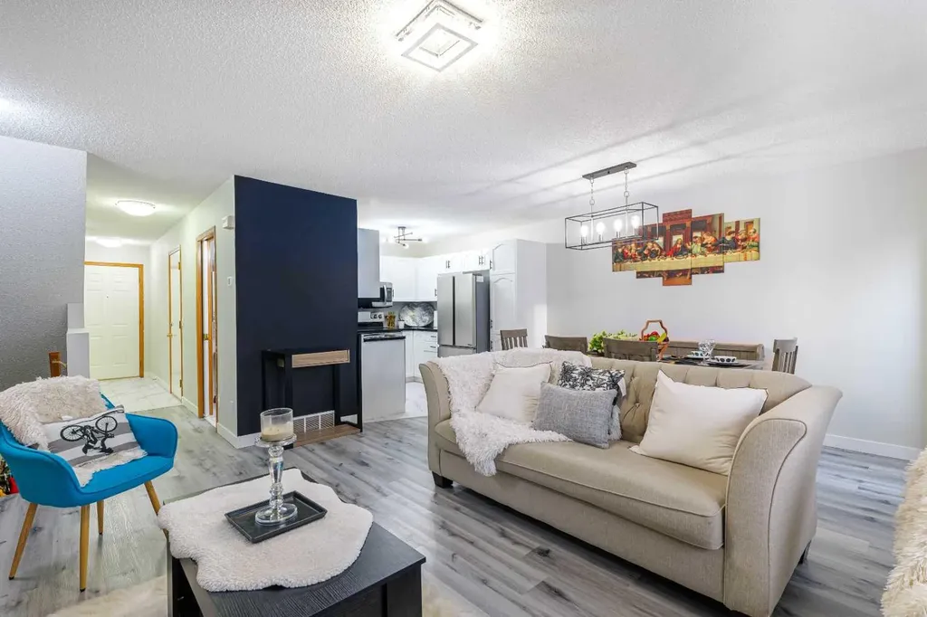 13 Mt Aberdeen Manor SE Calgary AB T2Z3N8