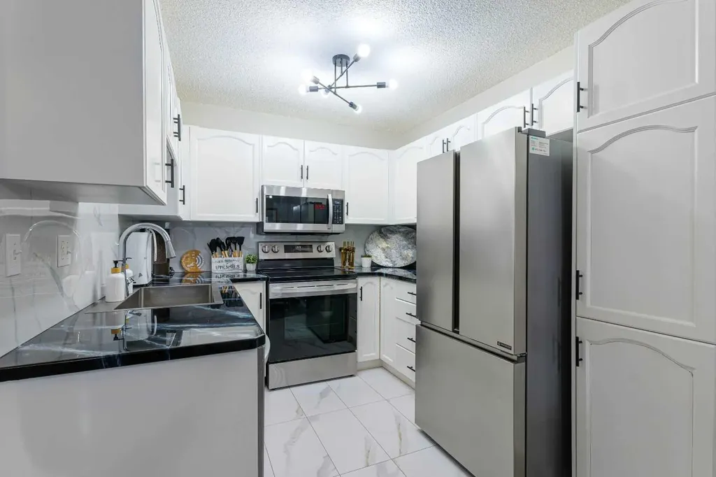 13 Mt Aberdeen Manor SE Calgary AB T2Z3N8