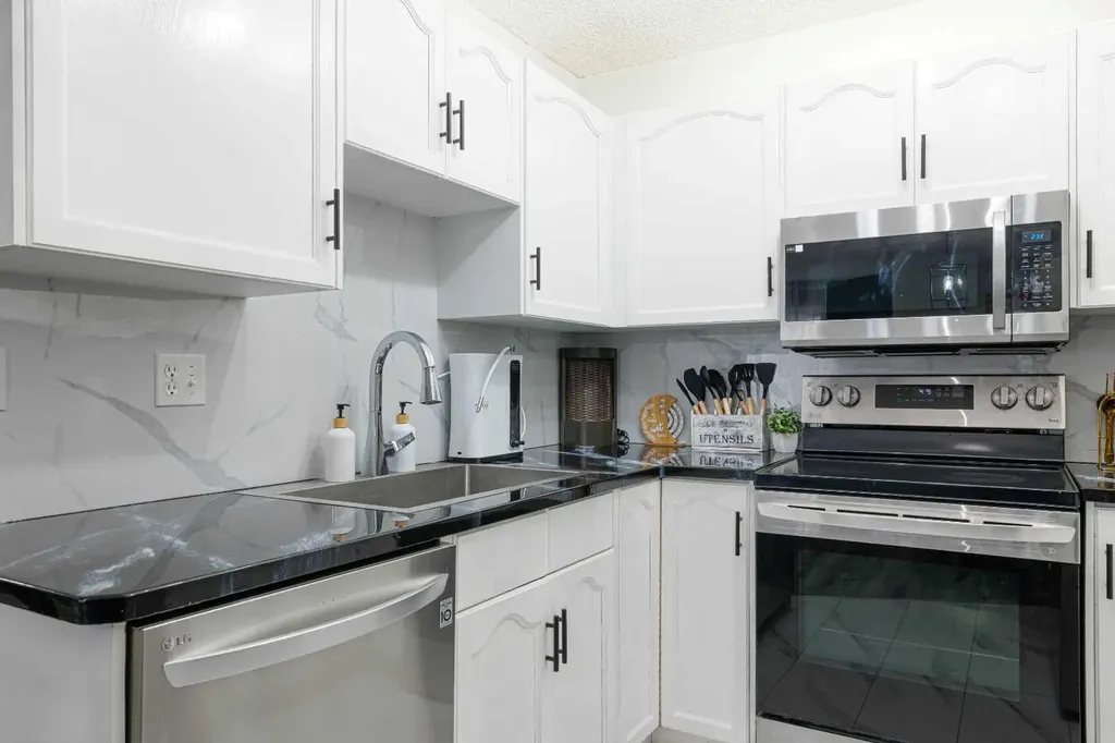 13 Mt Aberdeen Manor SE Calgary AB T2Z3N8