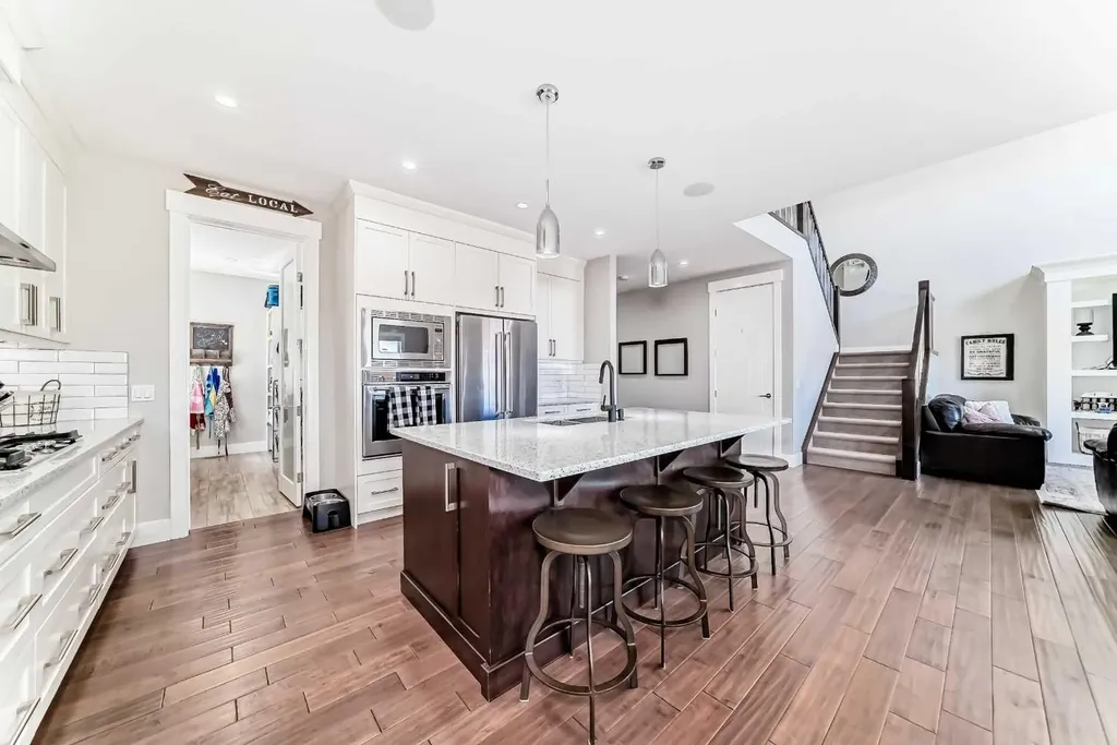 114 Kinniburgh Road Chestermere AB T1X 0S5
