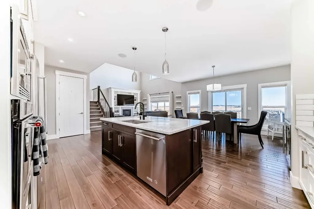 114 Kinniburgh Road Chestermere AB T1X 0S5