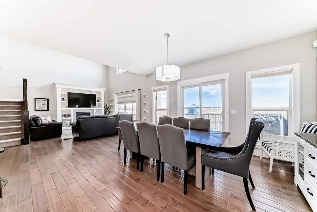 114 Kinniburgh Road Chestermere AB T1X 0S5