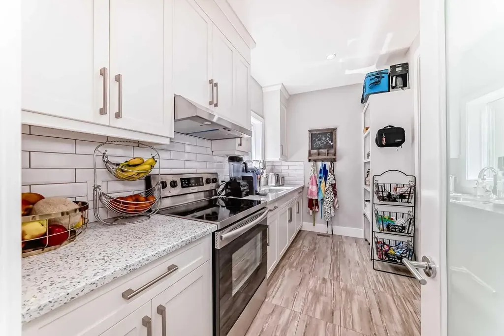 114 Kinniburgh Road Chestermere AB T1X 0S5