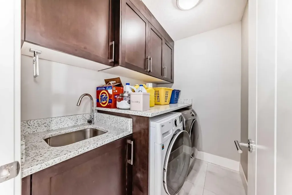 114 Kinniburgh Road Chestermere AB T1X 0S5