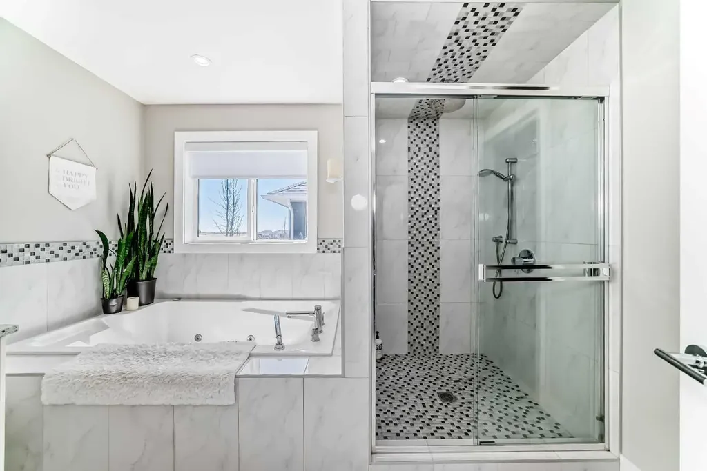 114 Kinniburgh Road Chestermere AB T1X 0S5