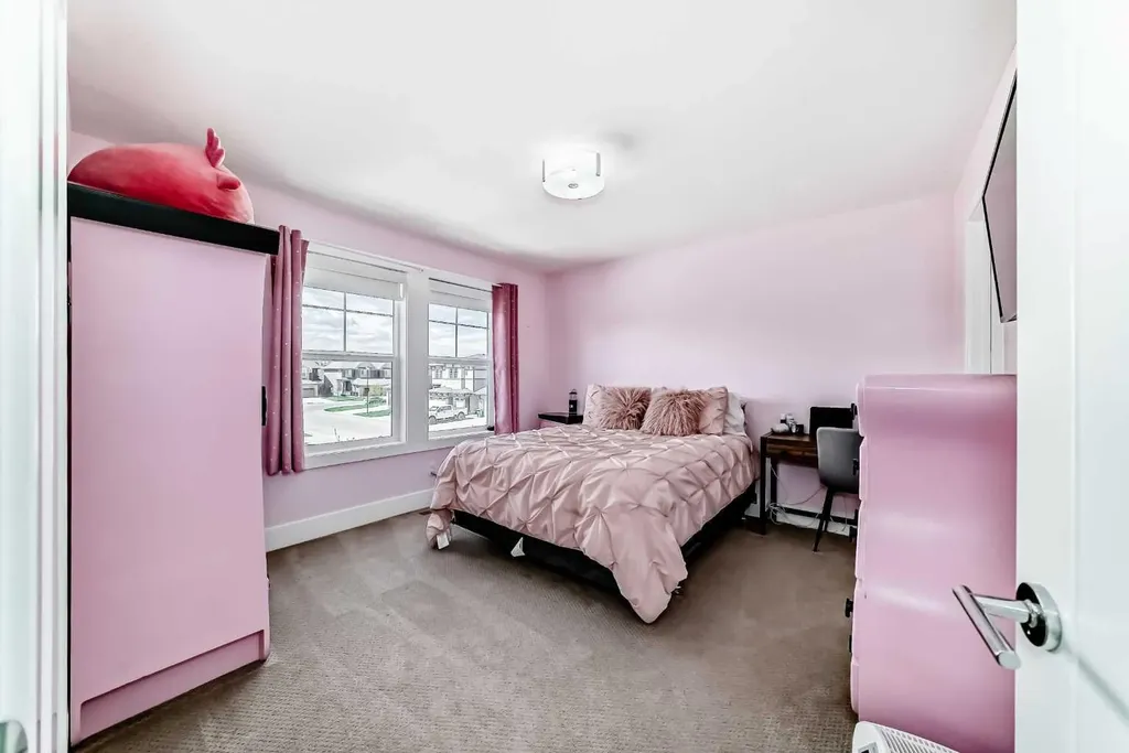 114 Kinniburgh Road Chestermere AB T1X 0S5