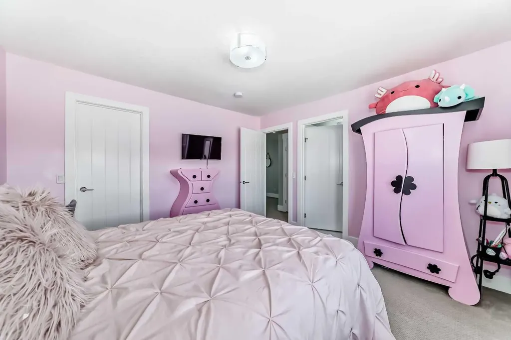 114 Kinniburgh Road Chestermere AB T1X 0S5