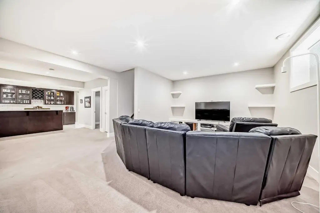 114 Kinniburgh Road Chestermere AB T1X 0S5