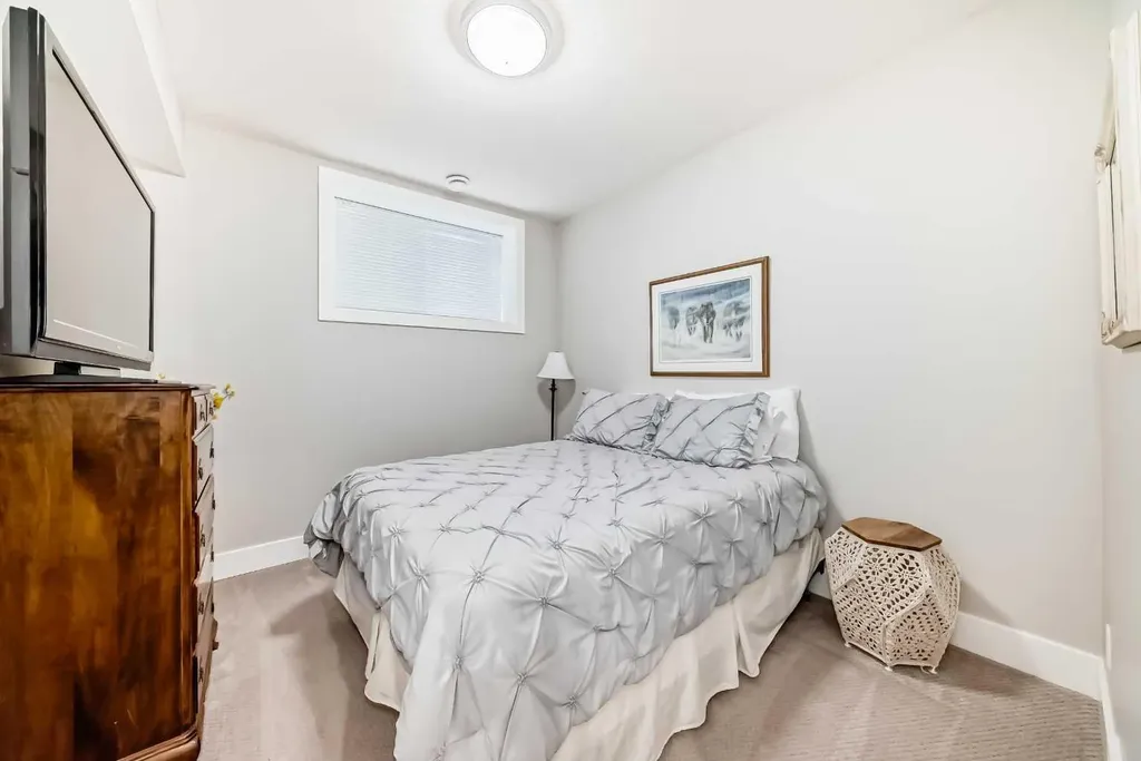 114 Kinniburgh Road Chestermere AB T1X 0S5