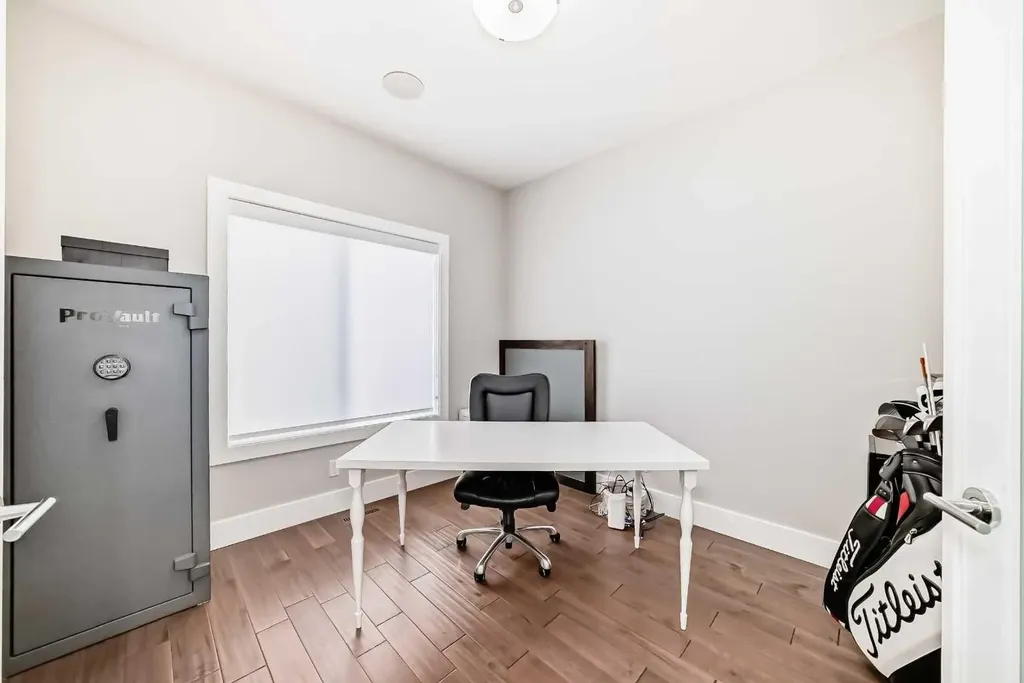 114 Kinniburgh Road Chestermere AB T1X 0S5