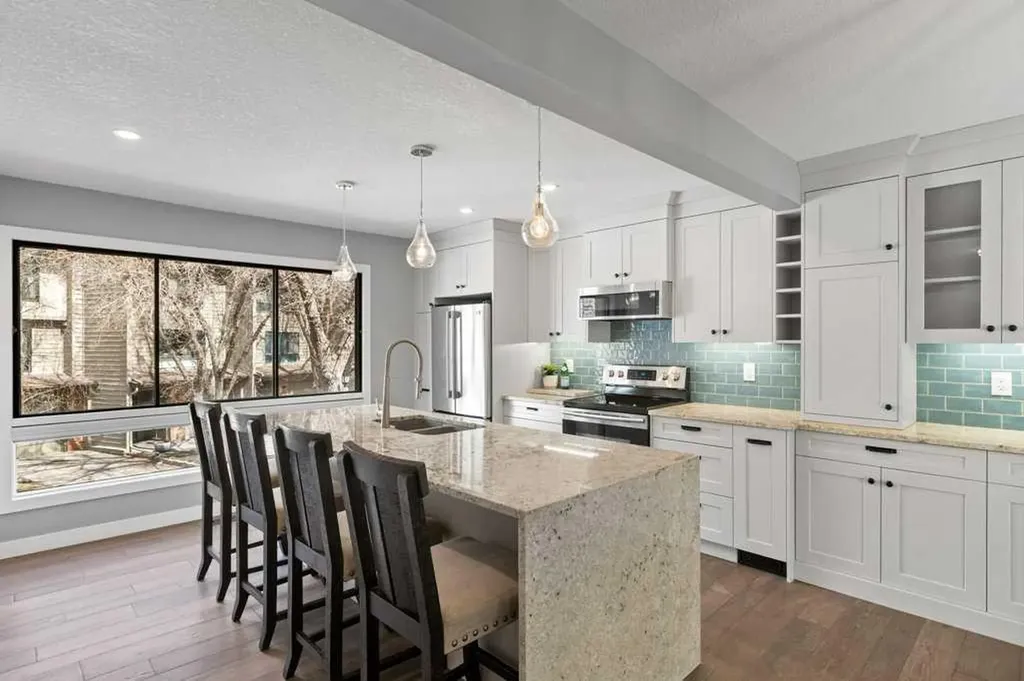 3929 Point Mckay Road NW Calgary AB T3B 4V7