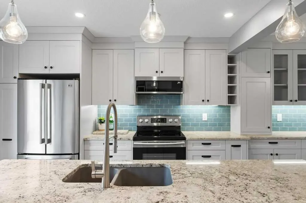3929 Point Mckay Road NW Calgary AB T3B 4V7