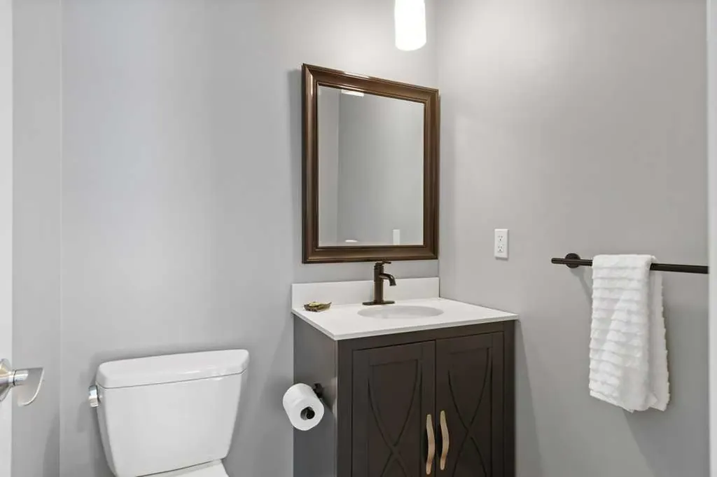 3929 Point Mckay Road NW Calgary AB T3B 4V7