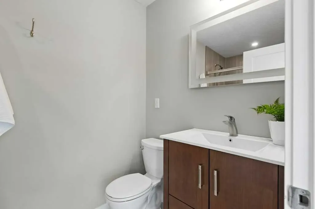 3929 Point Mckay Road NW Calgary AB T3B 4V7