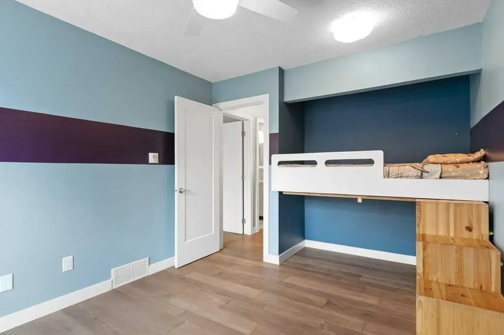 3929 Point Mckay Road NW Calgary AB T3B 4V7