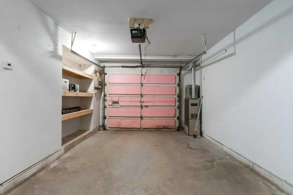 3929 Point Mckay Road NW Calgary AB T3B 4V7