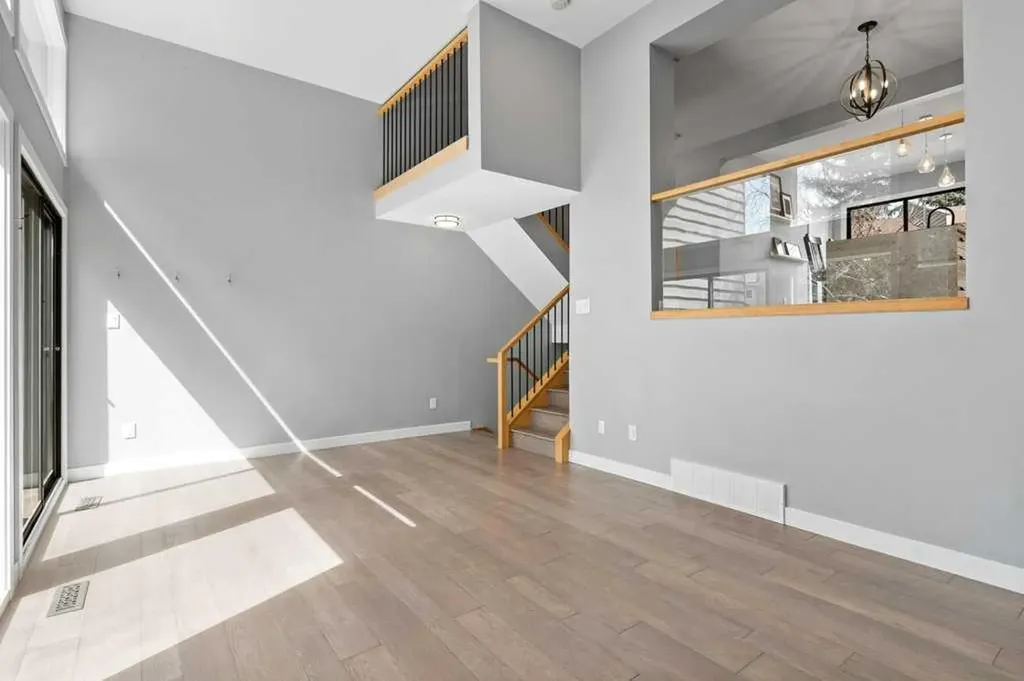 3929 Point Mckay Road NW Calgary AB T3B 4V7