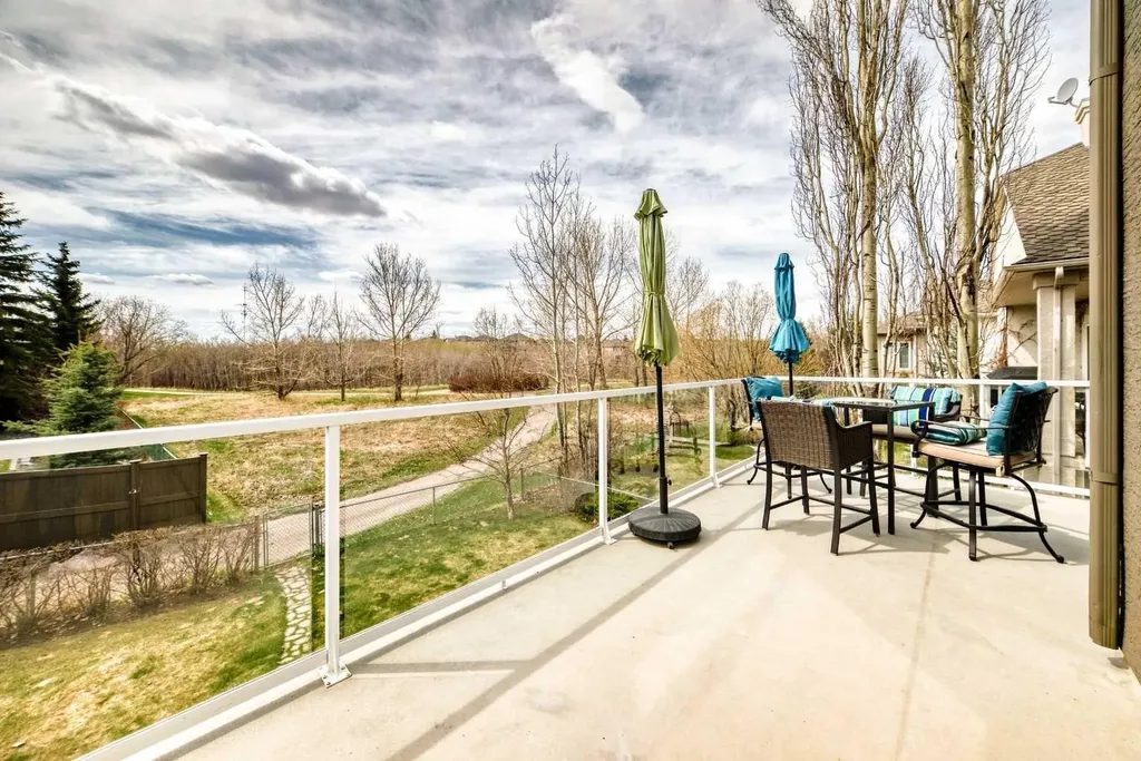 1416 Strathcona Drive SW Calgary AB T3H 4L1