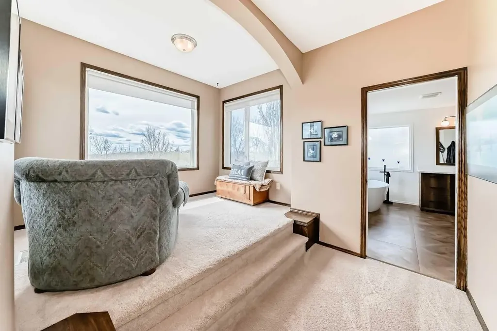 1416 Strathcona Drive SW Calgary AB T3H 4L1